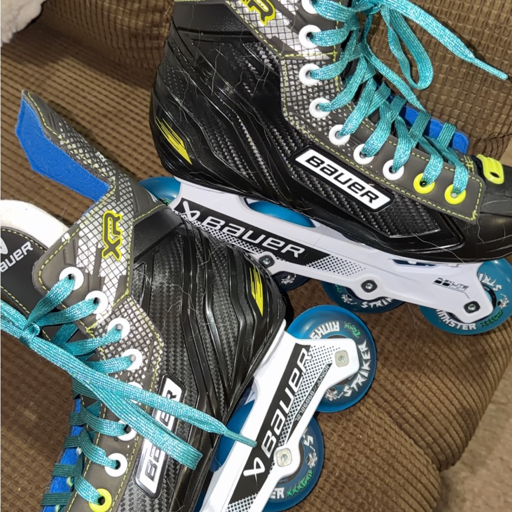 Bauer Intermediate size 4 Roller Skates - Black and Blue